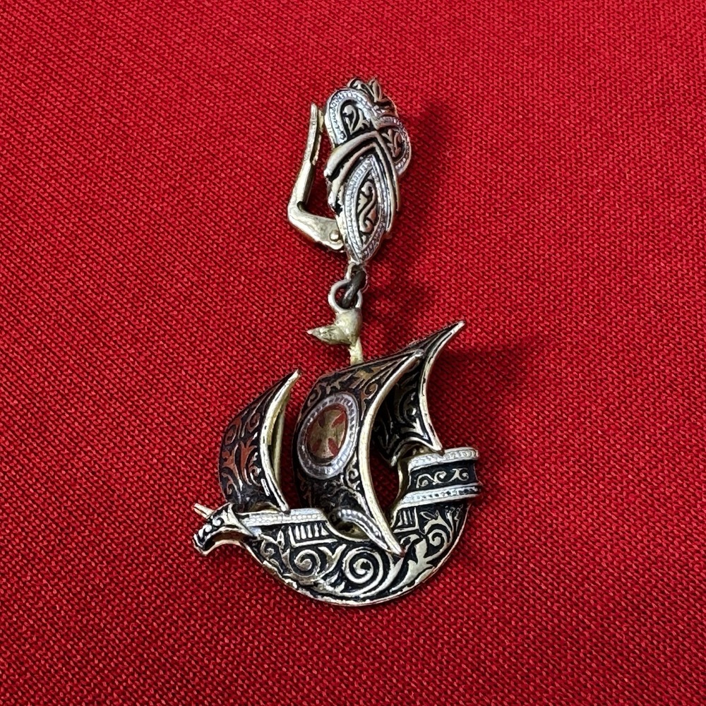 Vintage Spanish Damascene Style Ship Pin/Brooch‎